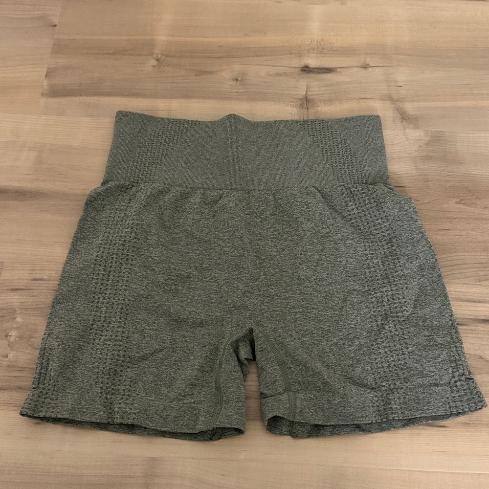 size medium amazon green workout spandex